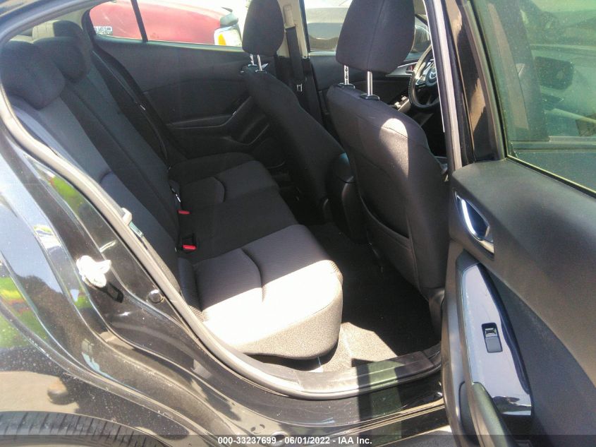 2018 MAZDA MAZDA3 4-DOOR SPORT 3MZBN1U76JM226160