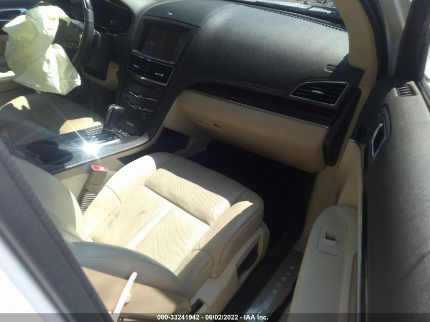 2014 LINCOLN MKT 2LMHJ5ATXEBL57214