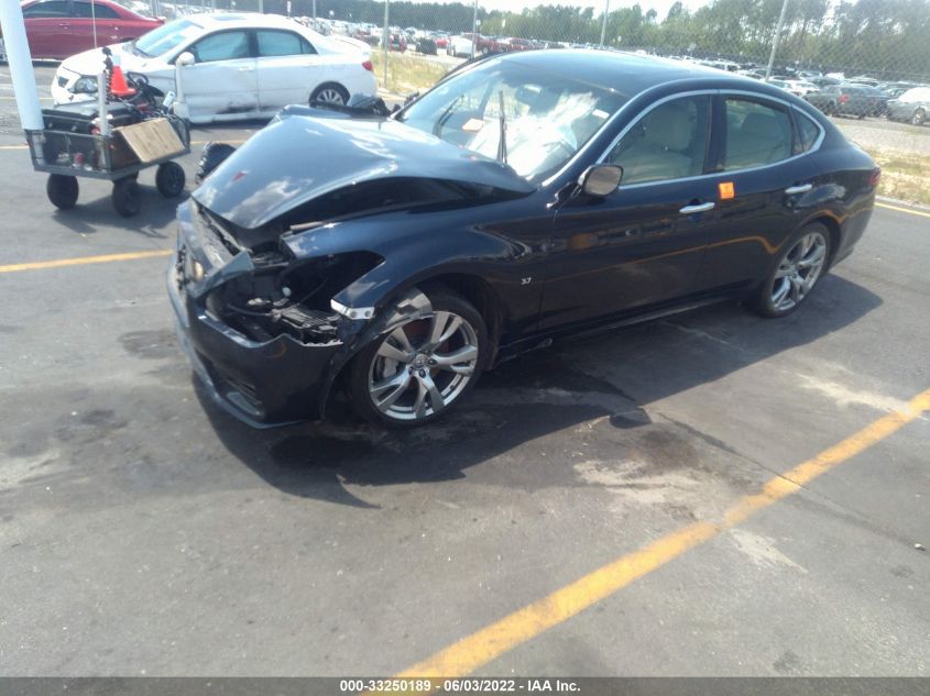 2015 INFINITI Q70 JN1BY1AP7FM541182