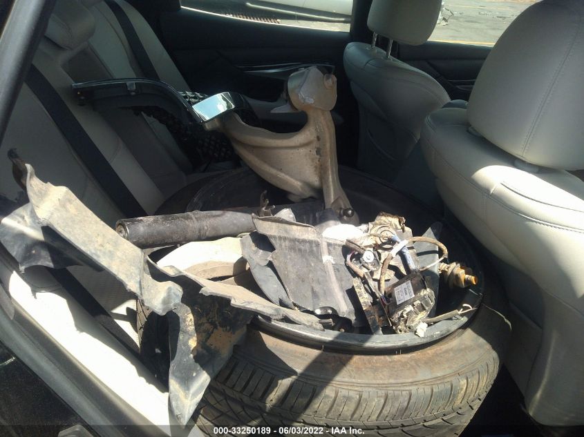 2015 INFINITI Q70 JN1BY1AP7FM541182