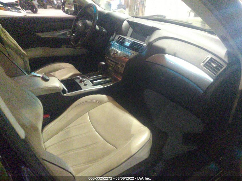 2018 INFINITI Q70L 3.7 LUXE JN1BY1PR6JM370121