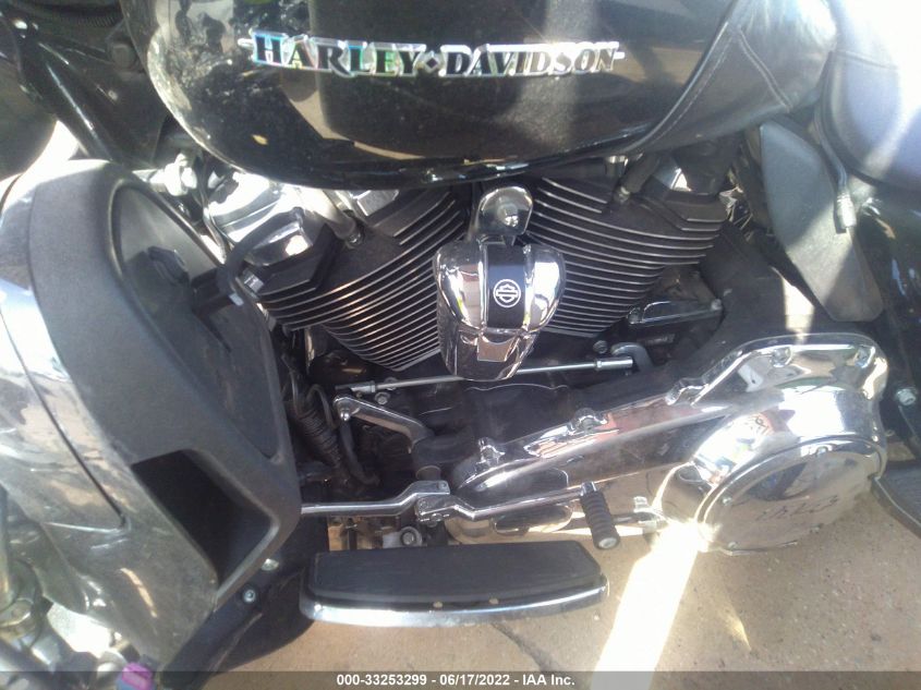 2019 HARLEY-DAVIDSON FLHTK - 1HD1KEF32KB618889
