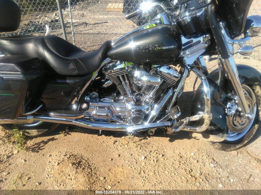 2006 HARLEY-DAVIDSON FLHXI 1HD1KBW156Y666323