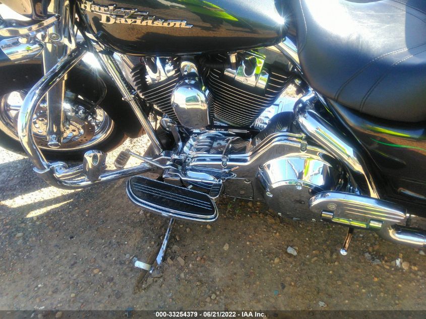 2006 HARLEY-DAVIDSON FLHXI 1HD1KBW156Y666323