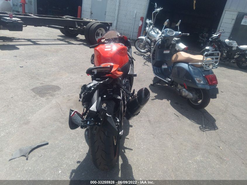 2022 SUZUKI GSX-R750 JS1GR7MA4N7100398