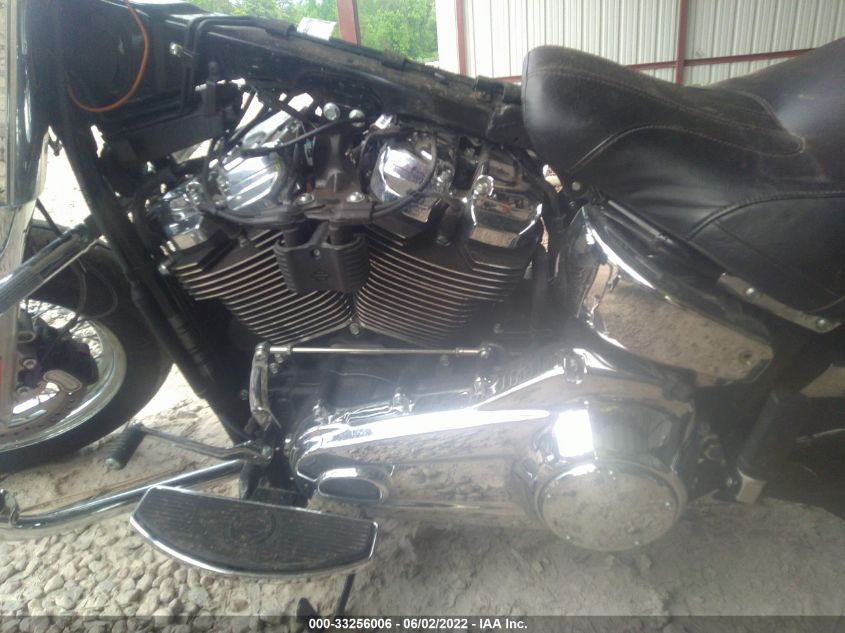 2020 HARLEY-DAVIDSON FLHC 1HD1YAJ19LB049716