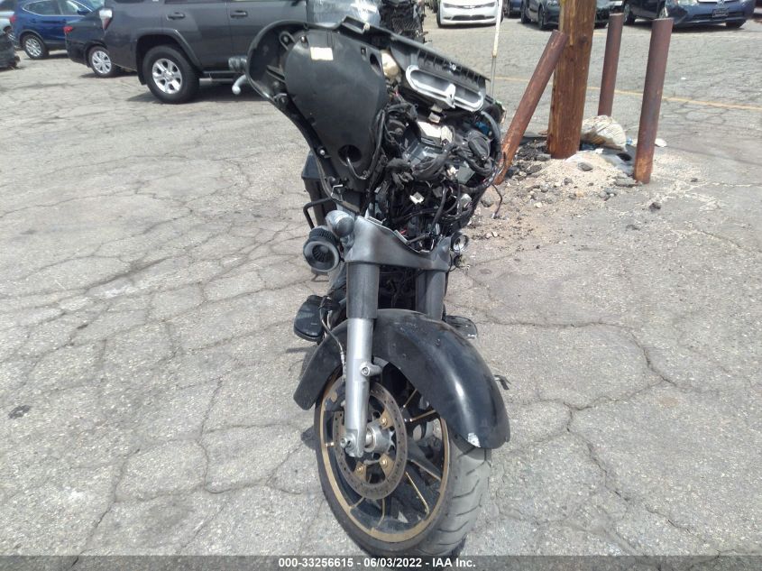 2021 HARLEY-DAVIDSON FLHX 1HD1KBC21MB670527