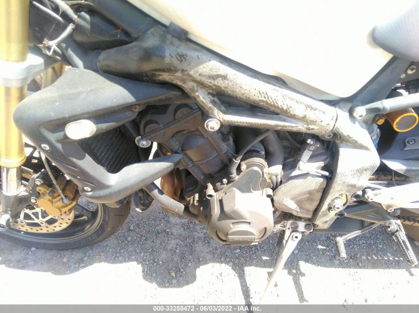 2009 TRIUMPH MOTORCYCLE STREET TRIPLE 675 SMTD01NE39J393206