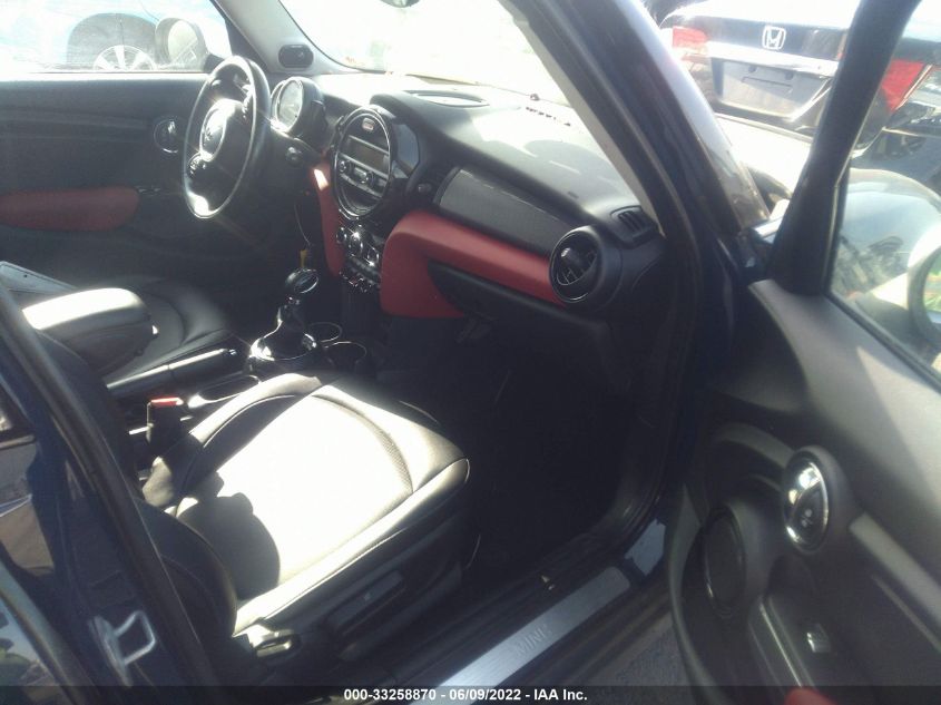 2015 MINI COOPER HARDTOP 4 DOOR WMWXS5C57FT828399