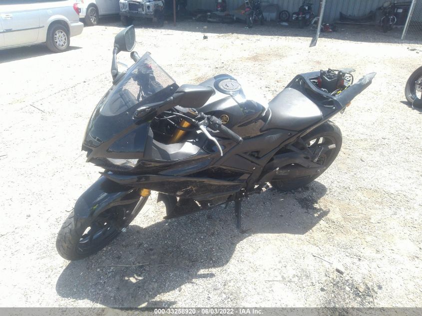 2021 YAMAHA YZFR3 A MH3RH18Y2MK005227