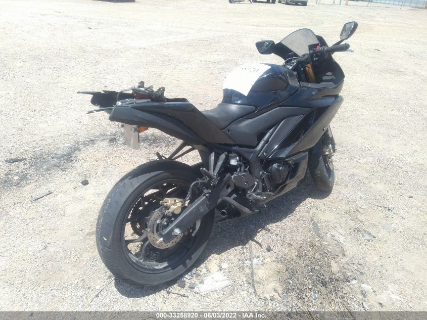 2021 YAMAHA YZFR3 A MH3RH18Y2MK005227