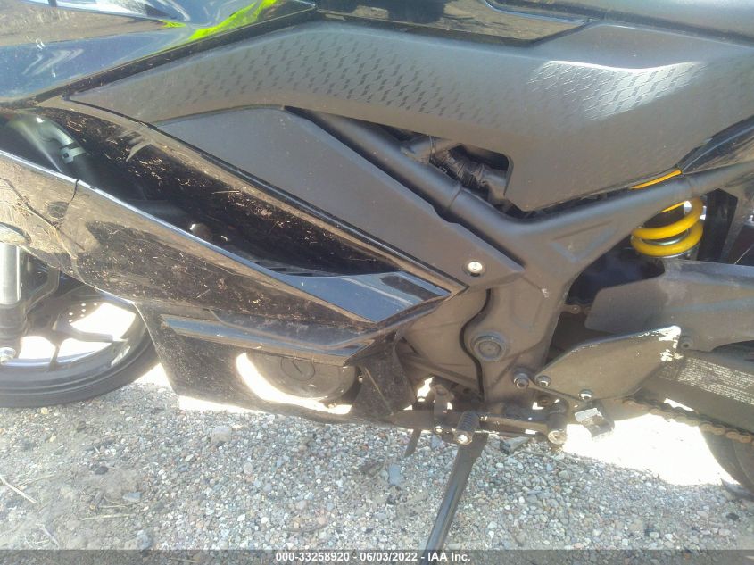 2021 YAMAHA YZFR3 A MH3RH18Y2MK005227