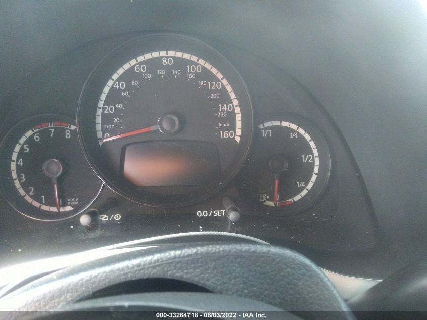 2013 VOLKSWAGEN BEETLE CONVERTIBLE 3VW5X7AT6DM827004