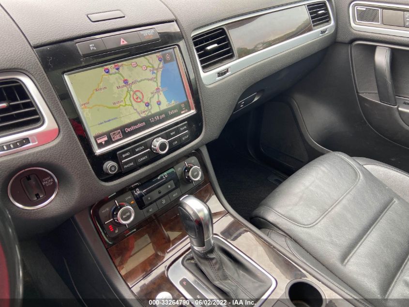 2013 VOLKSWAGEN TOUAREG EXEC WVGEF9BP1DD002935