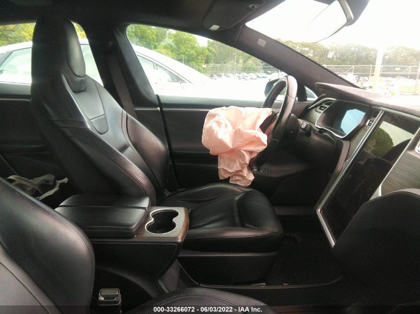 Фото: 5YJSA1E2XFF118881 - 5