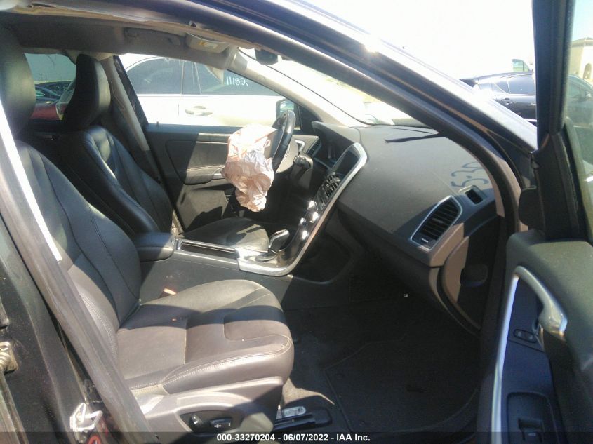 2016 VOLVO XC60 T5 DRIVE-E PREMIER YV440MDK9G2802420