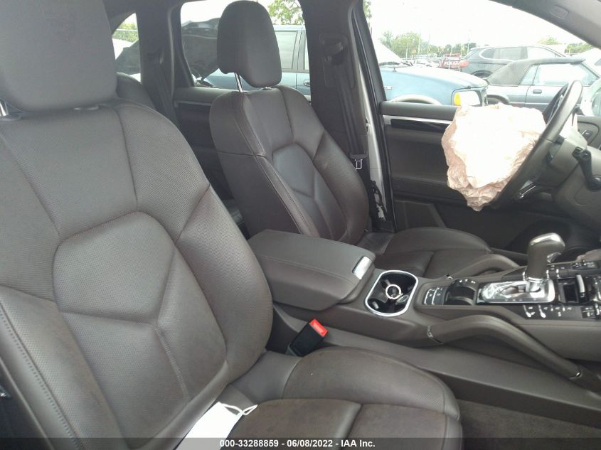 2017 PORSCHE CAYENNE WP1AA2A29HKA83908