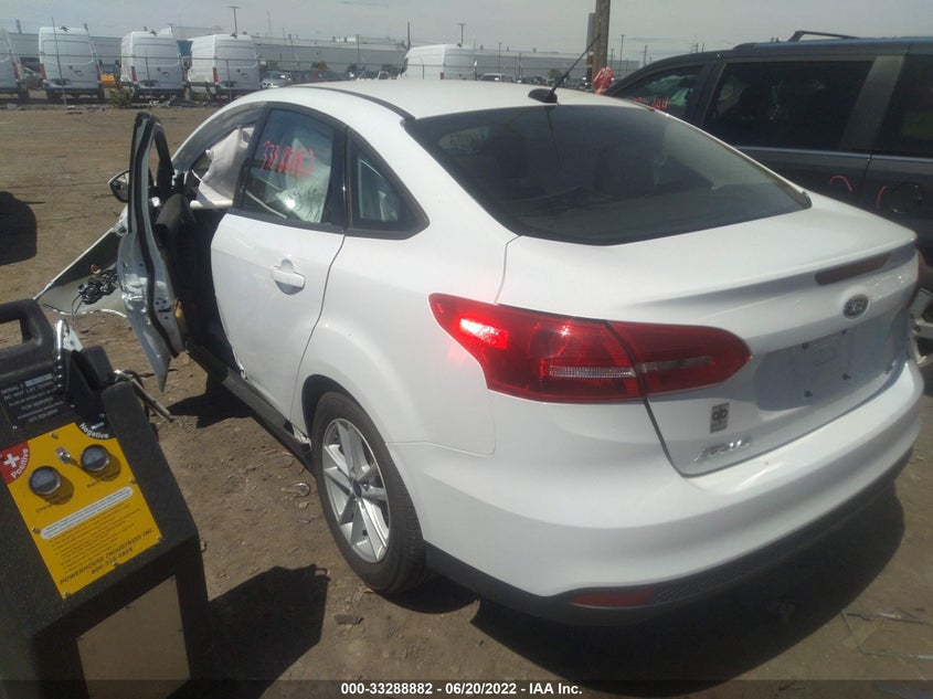 VIN 1FADP3F20JL280399 2018 FORD FOCUS SE