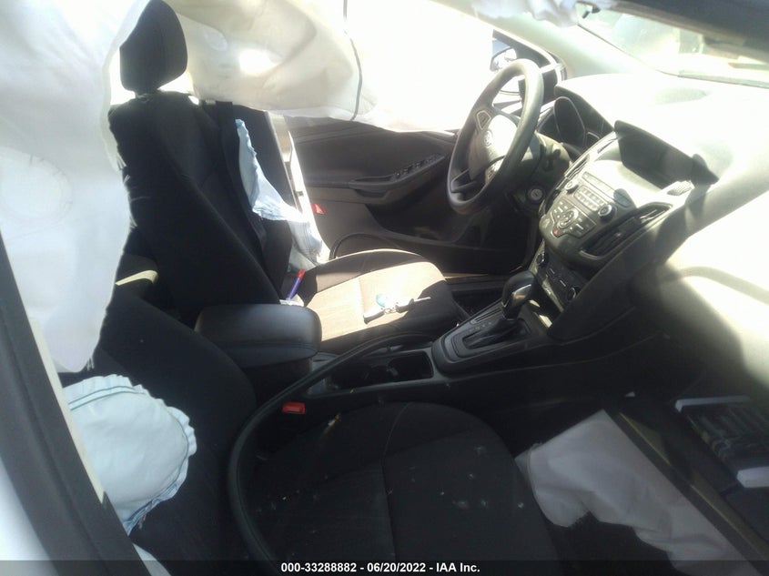 VIN 1FADP3F20JL280399 2018 FORD FOCUS SE