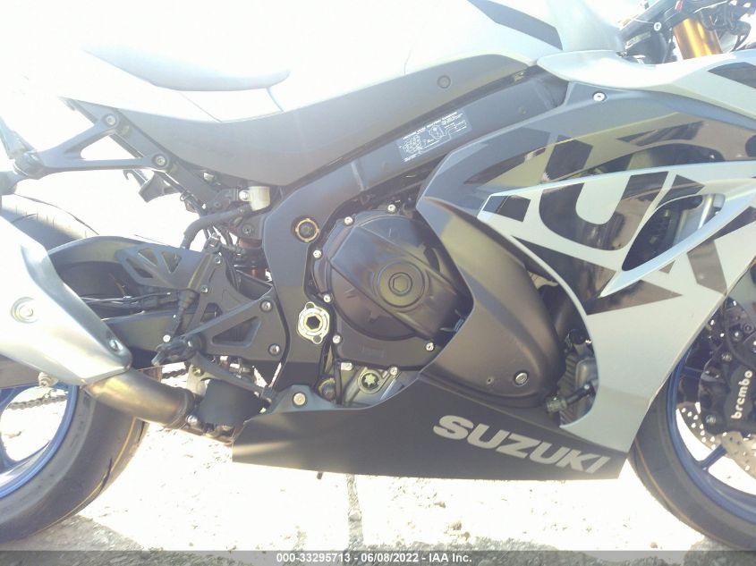 2022 SUZUKI GSX-R1000 R JS1DM11M7N7100019