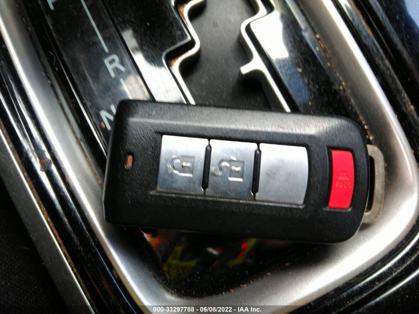 2018 MITSUBISHI OUTLANDER SE/SEL/LE JA4AD3A31JZ035706