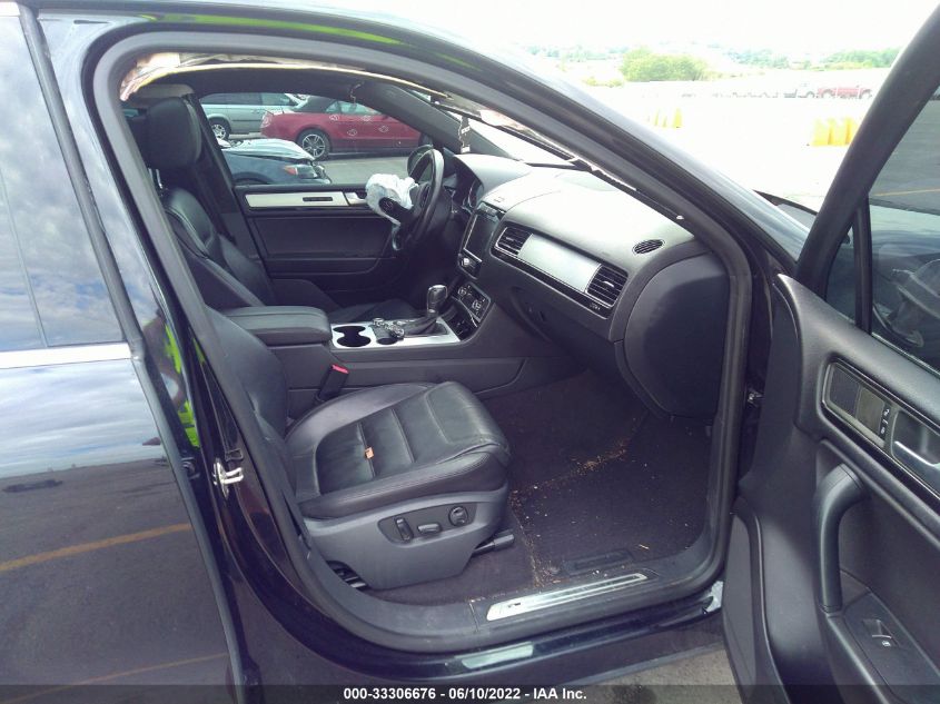 2014 VOLKSWAGEN TOUAREG R-LINE WVGDP9BP4ED002518