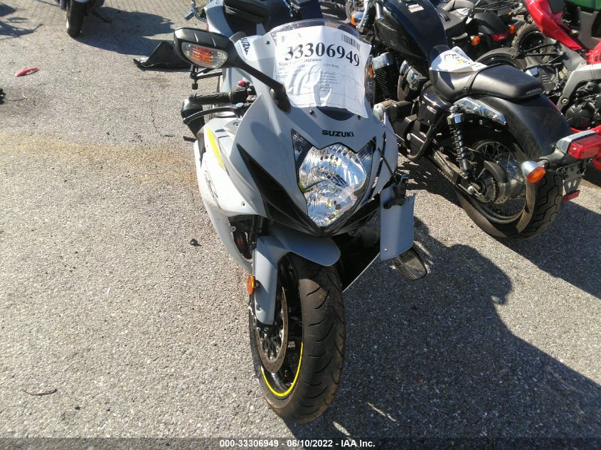 2022 SUZUKI GSX-R600 JS1GN7FA2N7100358