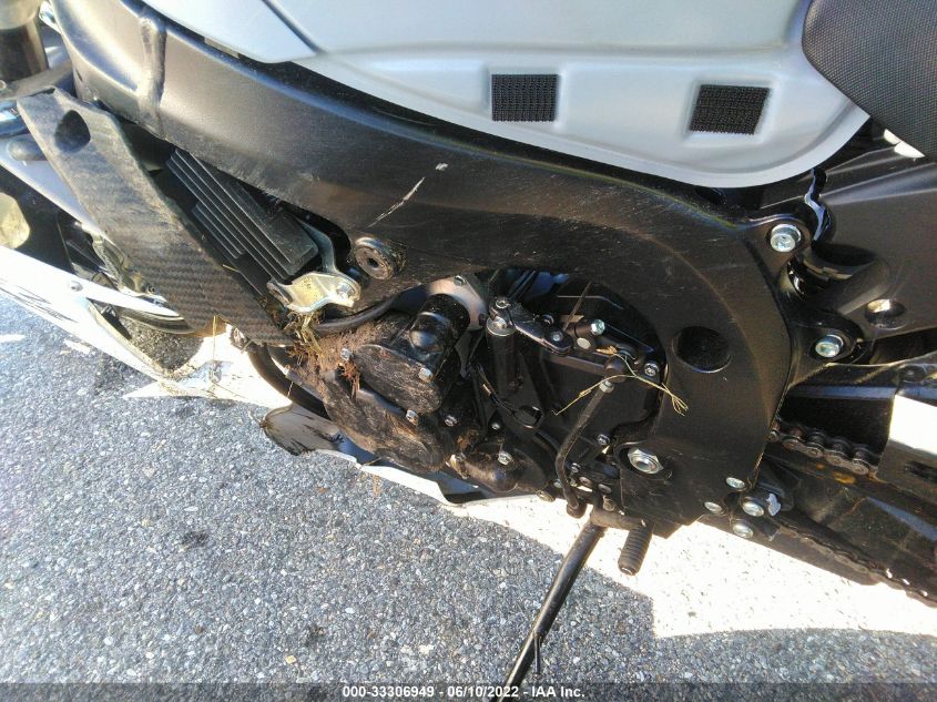 2022 SUZUKI GSX-R600 JS1GN7FA2N7100358