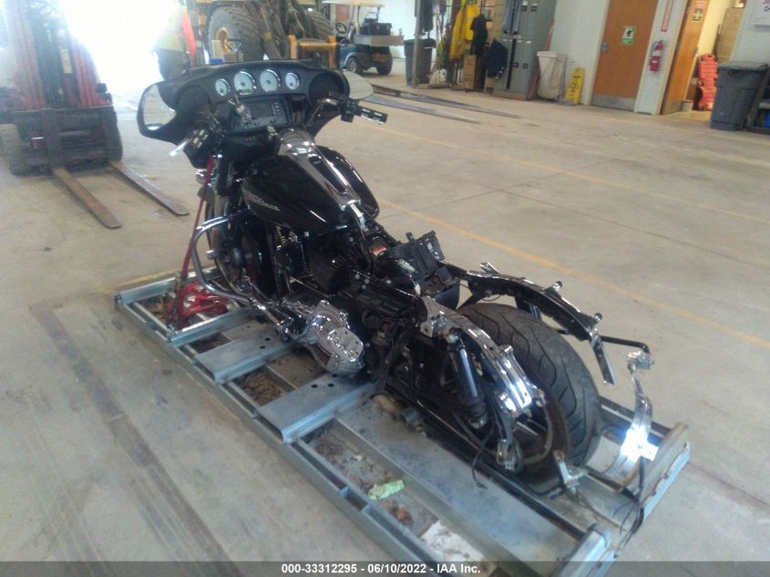 2014 HARLEY-DAVIDSON FLHX STREET GLIDE 1HD1KBM17EB695827