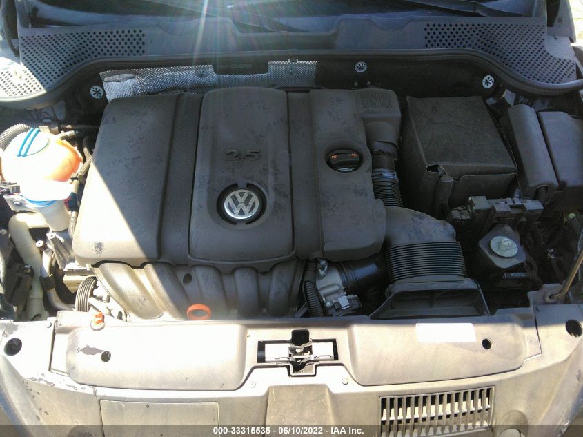 2013 VOLKSWAGEN BEETLE COUPE 3VWJP7AT2DM628160