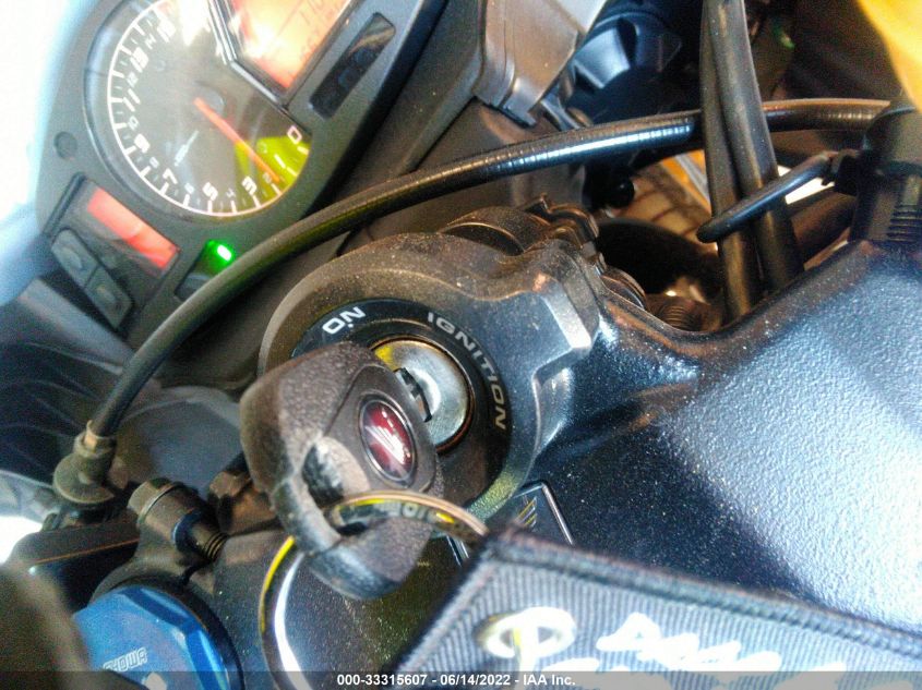 2016 HONDA CBR600 RR JH2PC40J1GK200851