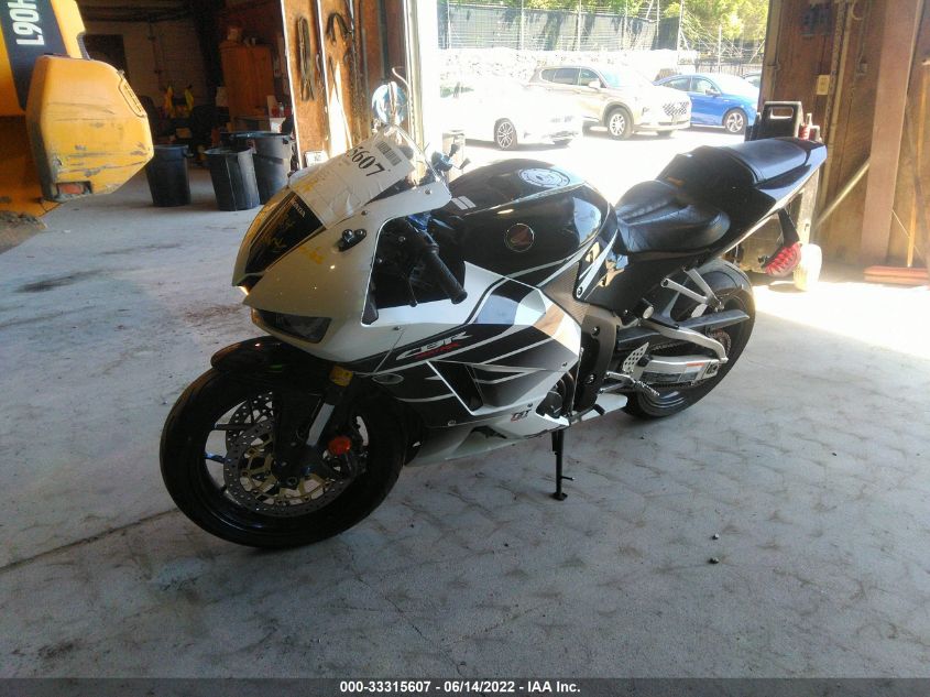 2016 HONDA CBR600 RR JH2PC40J1GK200851