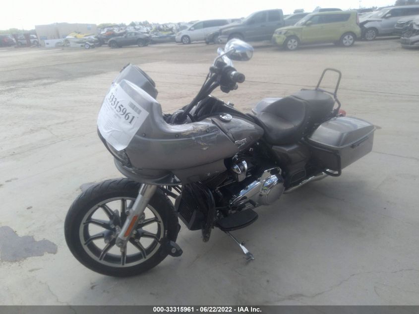2017 HARLEY-DAVIDSON FLHR ROAD KING 1HD1FBC16HB693870