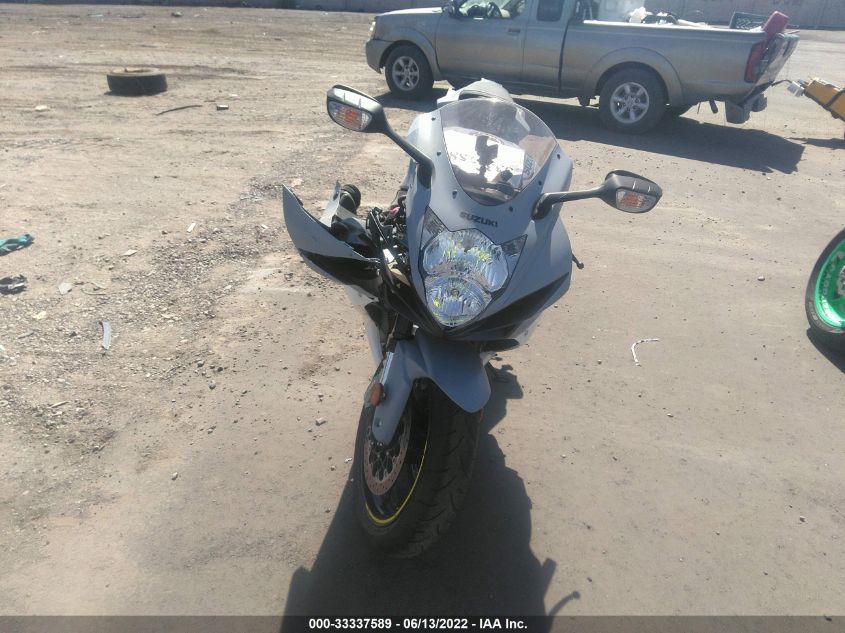 2022 SUZUKI GSX-R600 JS1GN7FA3N7100580