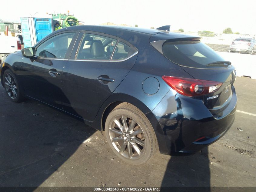2018 MAZDA MAZDA3 5-DOOR GRAND TOURING 3MZBN1M30JM175574