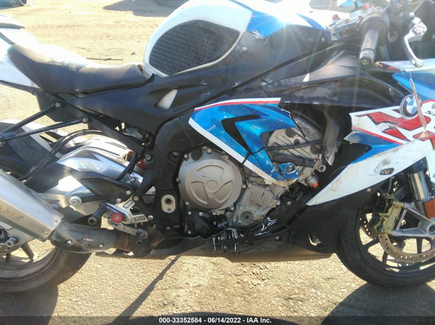 2015 BMW S 1000 RR WB10D2101FZ351371