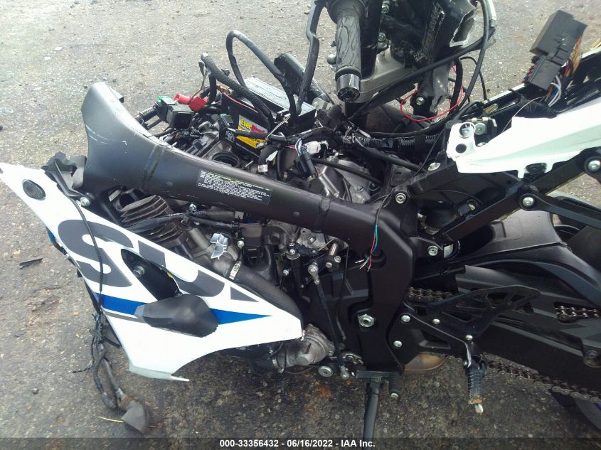 2018 SUZUKI GSX-R1000 JS1DM11B4J2100310
