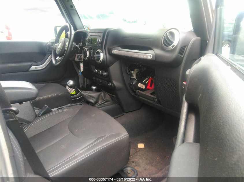 2015 JEEP WRANGLER UNLIMITED SAHARA 1C4BJWEG7FL733278