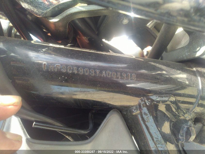 2000 HONDA VT1100 C2 1HFSC4303YA004316