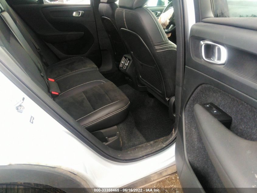 2021 VOLVO XC40 R-DESIGN YV4162UM4M2505445