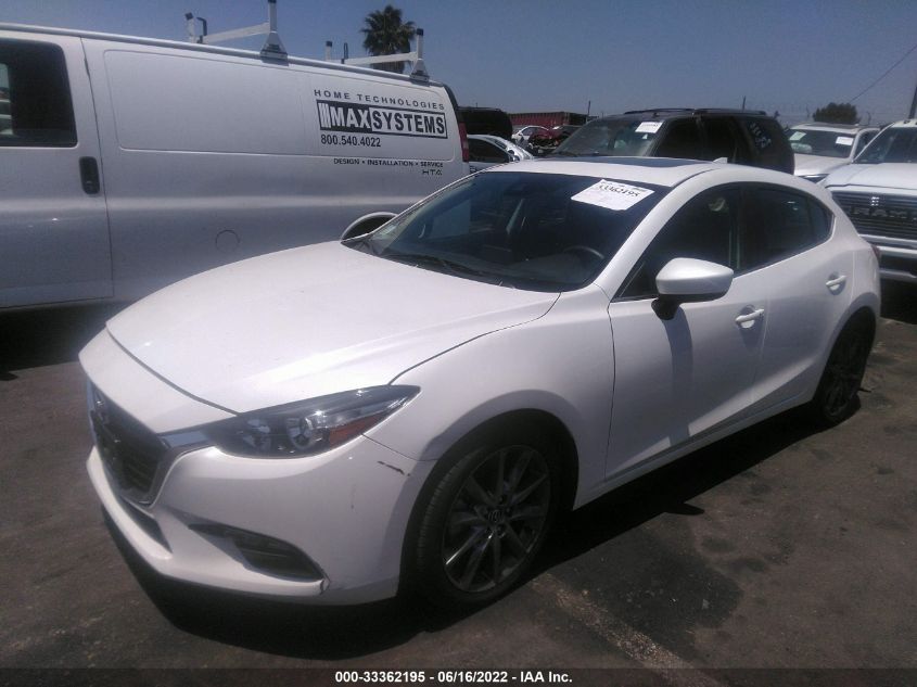 2018 MAZDA MAZDA3 5-DOOR TOURING 3MZBN1L30JM268449