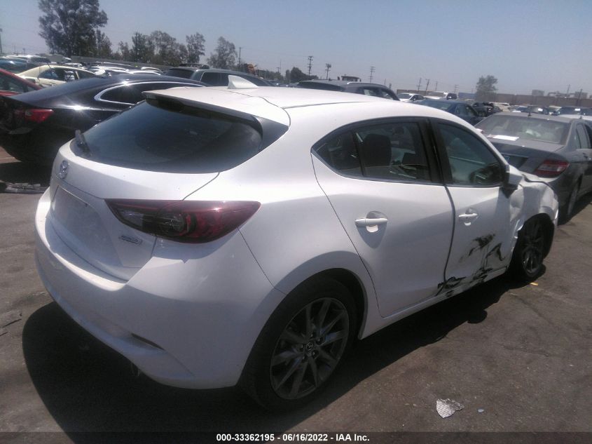 2018 MAZDA MAZDA3 5-DOOR TOURING 3MZBN1L30JM268449