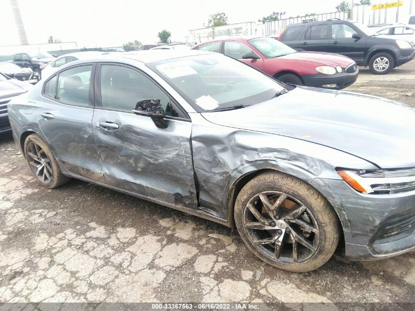 2019 VOLVO S60 MOMENTUM 7JR102FK8KG016483