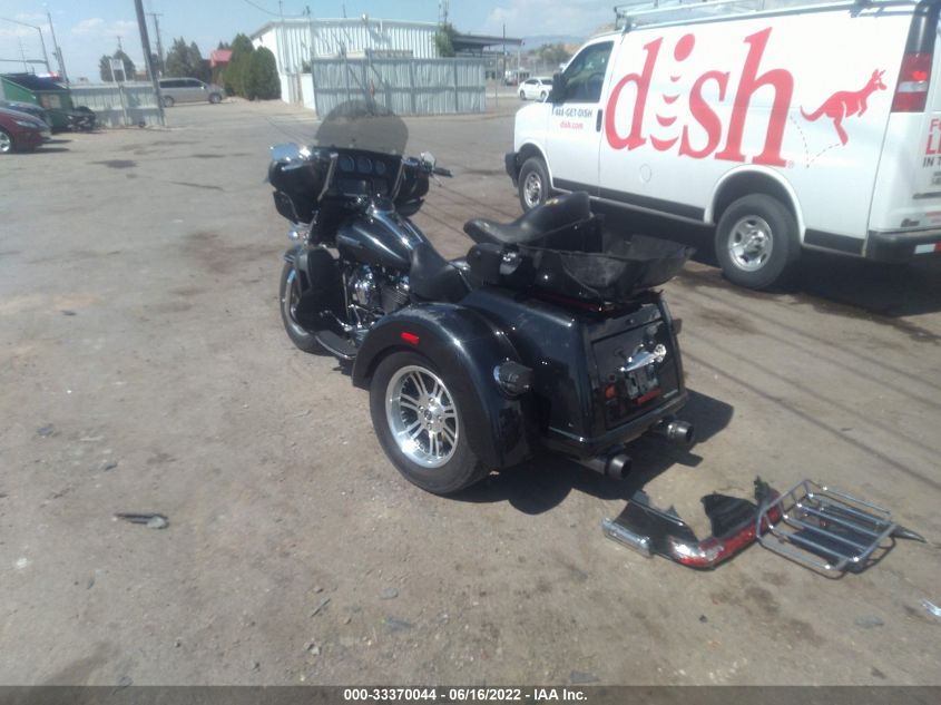 2018 HARLEY-DAVIDSON FLHTCUTG TRI GLIDE ULTRA 1HD1MAD16JB855470