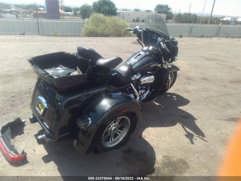 2018 HARLEY-DAVIDSON FLHTCUTG TRI GLIDE ULTRA 1HD1MAD16JB855470