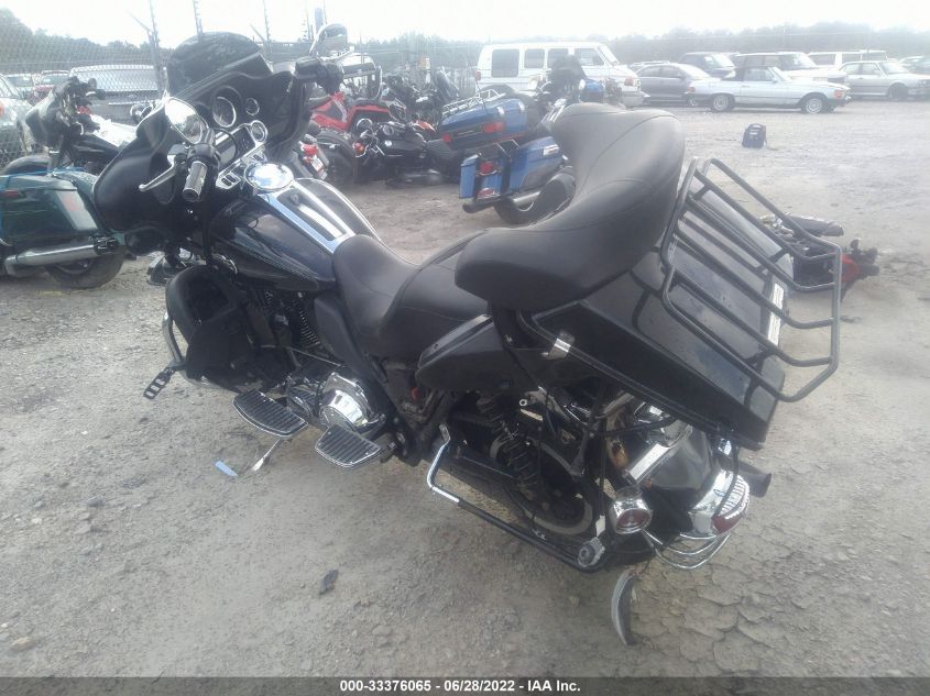 2010 HARLEY-DAVIDSON FLHTCU 1HD1FC413AB651375