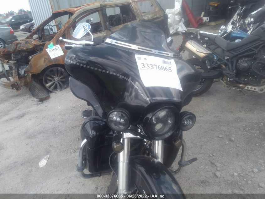 2010 HARLEY-DAVIDSON FLHTCU 1HD1FC413AB651375