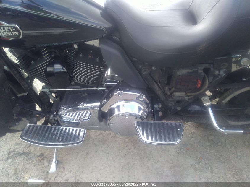 2010 HARLEY-DAVIDSON FLHTCU 1HD1FC413AB651375