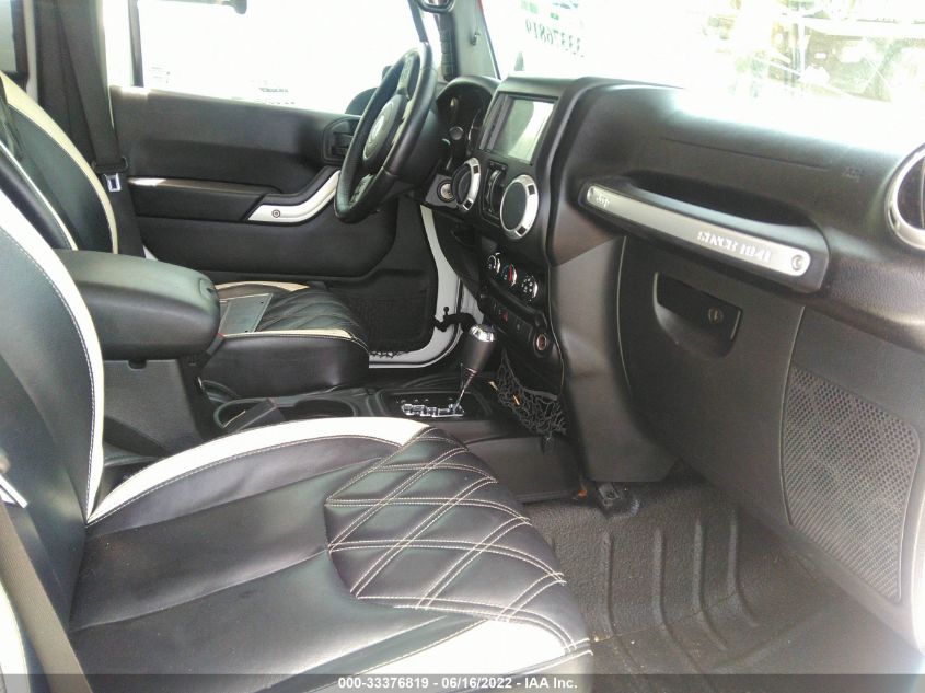 2015 JEEP WRANGLER UNLIMITED SAHARA 1C4BJWEG1FL770682