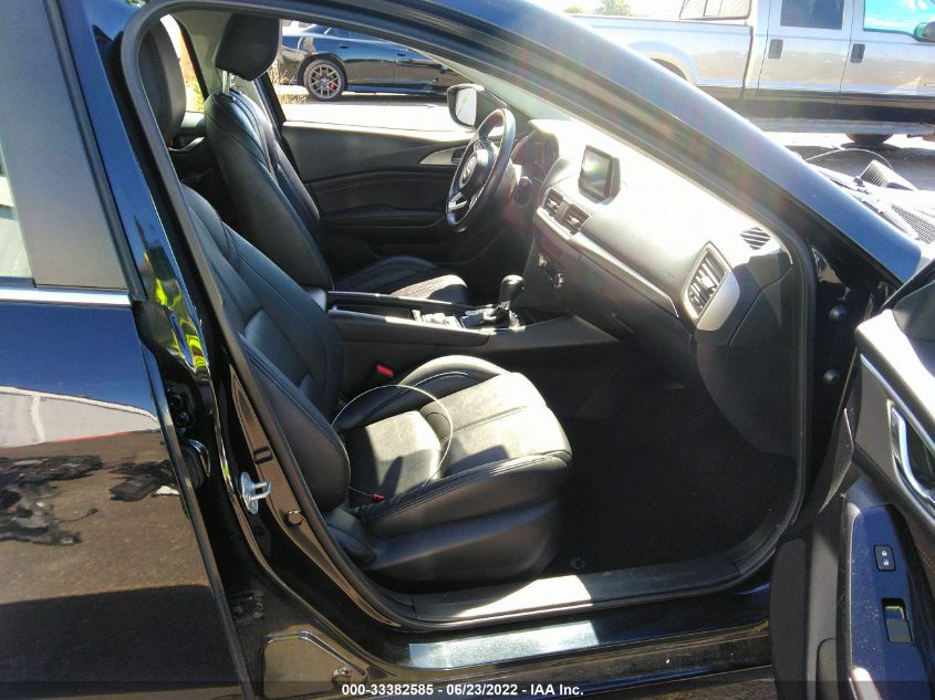 2018 MAZDA MAZDA3 5-DOOR TOURING 3MZBN1L37JM181695
